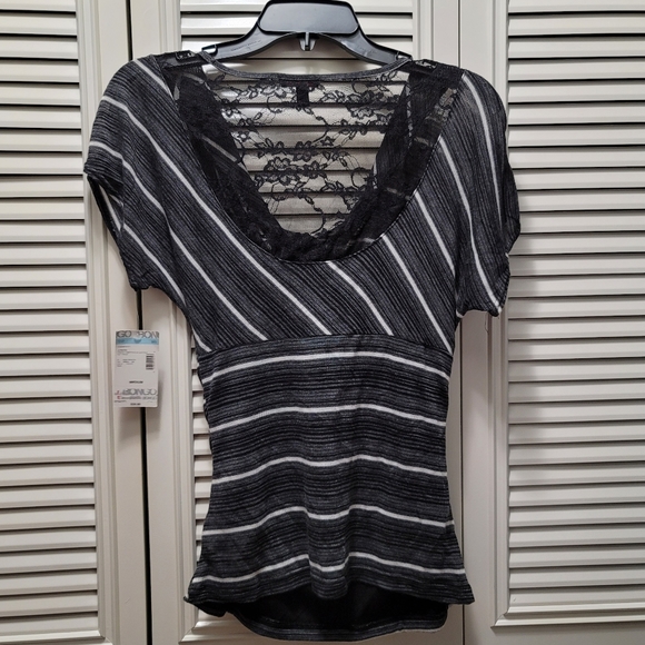 Top - Picture 2 of 2